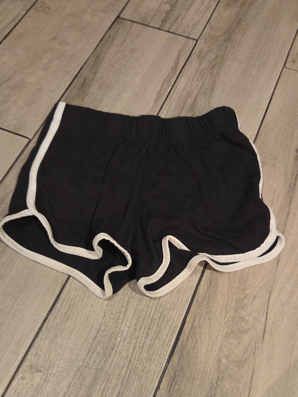 🥠Childrens Place Black Shorts with White Side Trim🦔